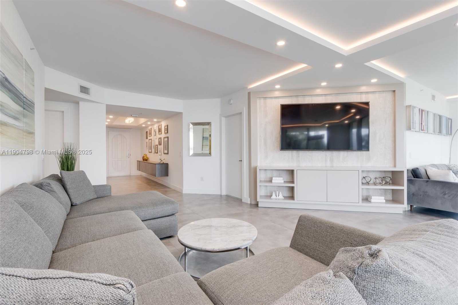 Small Image of 3370 HIDDEN BAY DR #303, Aventura Number 8