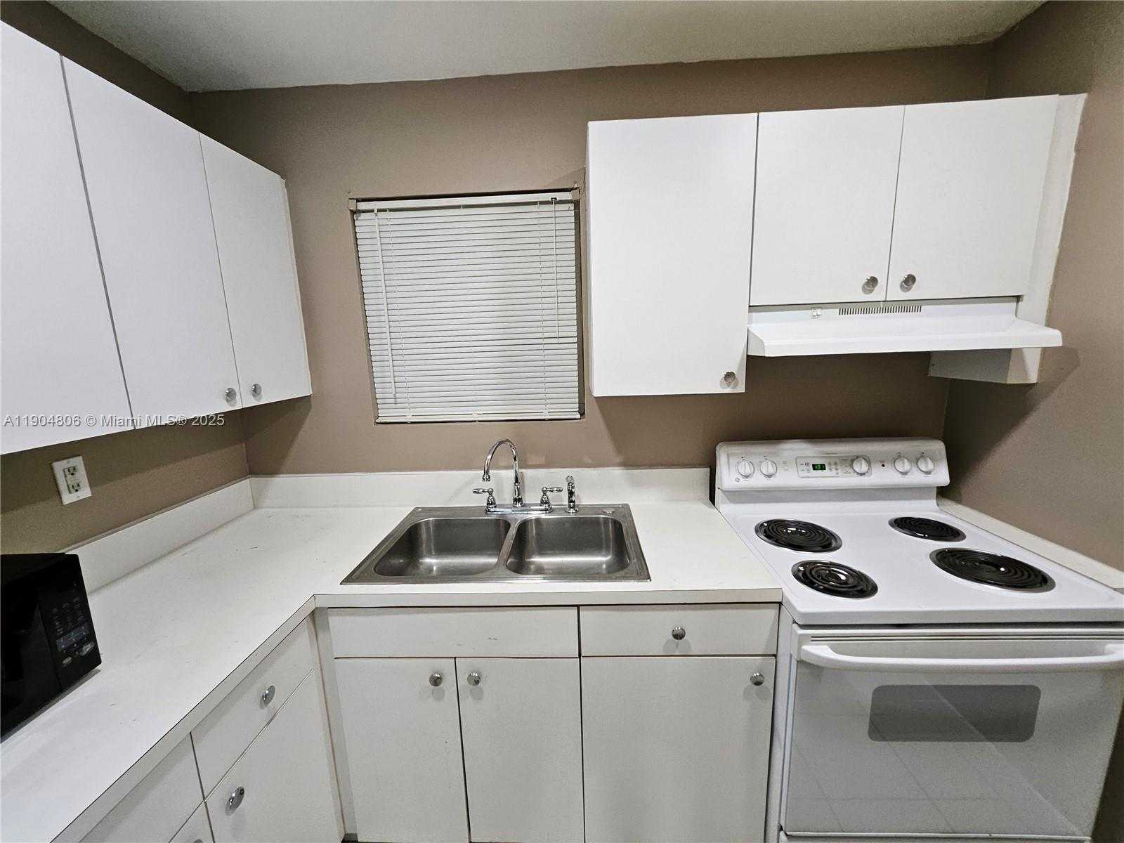 Small Image of 7490 MIAMI LAKES DR #A108, Miami Lakes Number 20