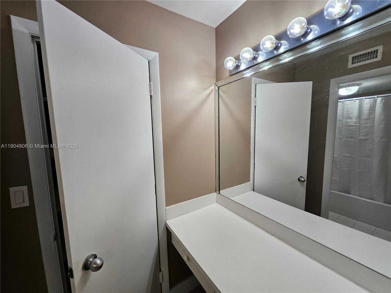 Small Image of 7490 MIAMI LAKES DR #A108, Miami Lakes Number 21