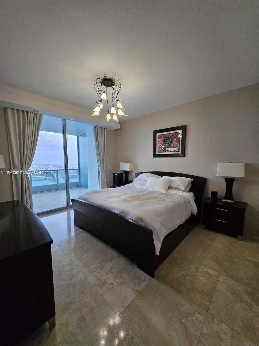 Small Image of 900 BISCAYNE BLVD #3902, Miami Number 17