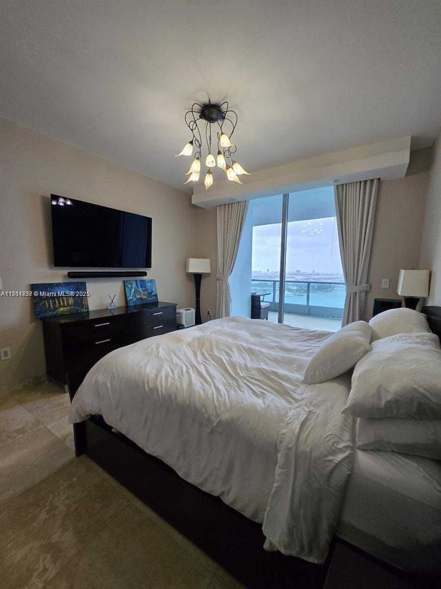 Small Image of 900 BISCAYNE BLVD #3902, Miami Number 18