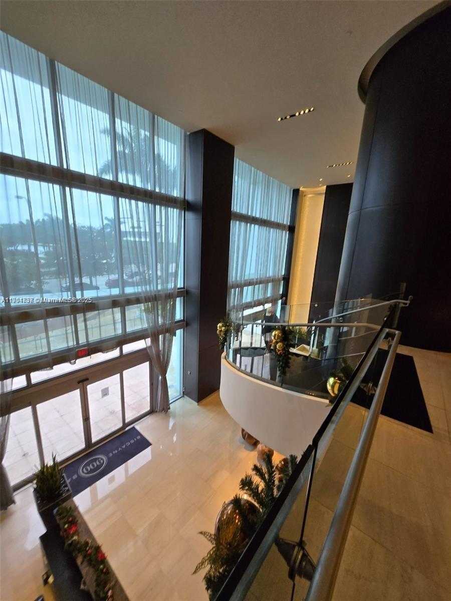 Small Image of 900 BISCAYNE BLVD #3902, Miami Number 2