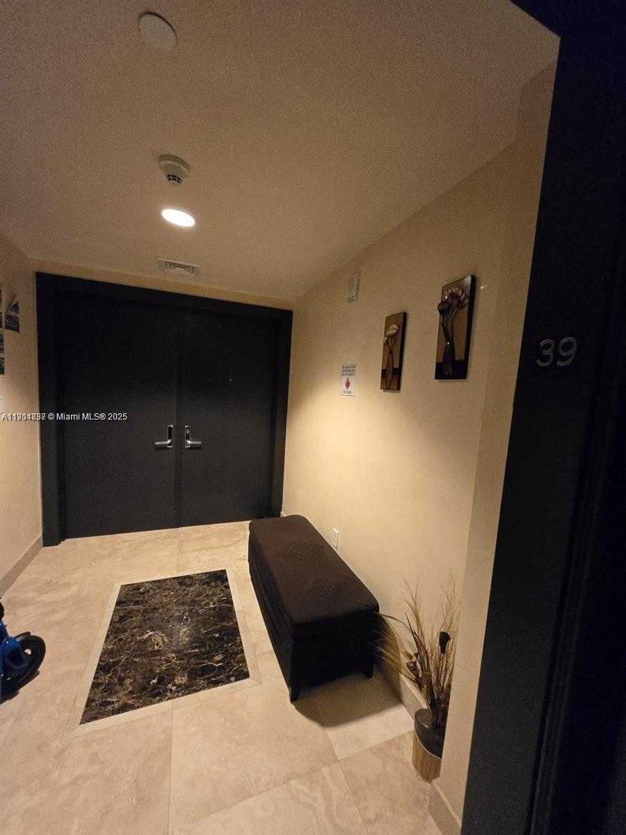 Small Image of 900 BISCAYNE BLVD #3902, Miami Number 5