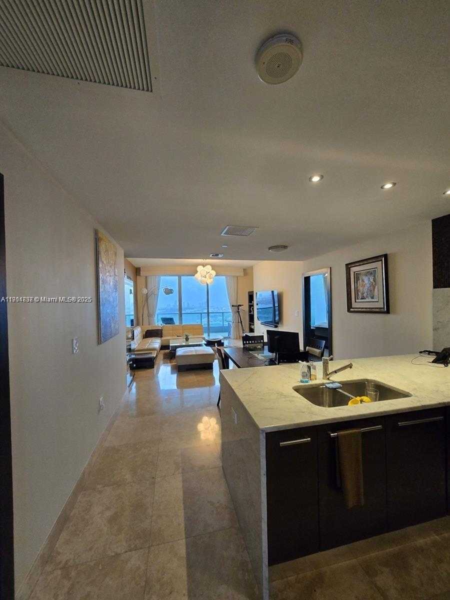 Small Image of 900 BISCAYNE BLVD #3902, Miami Number 6
