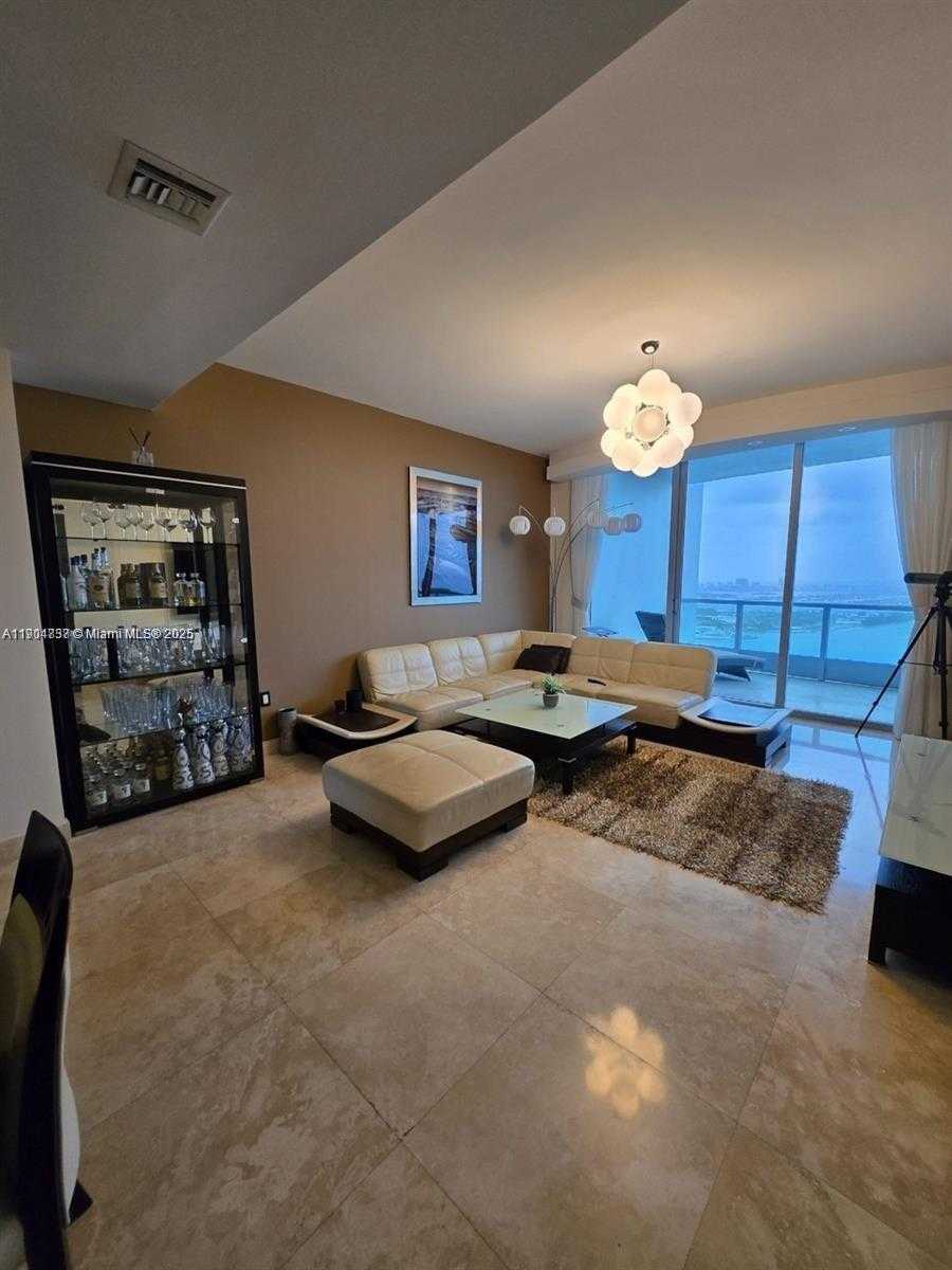 Small Image of 900 BISCAYNE BLVD #3902, Miami Number 8