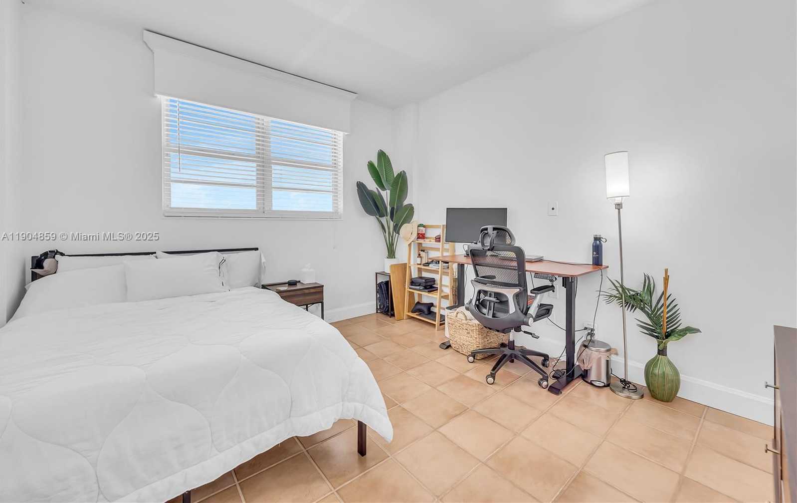 Small Image of 90 EDGEWATER DR #PH23, Coral Gables Number 13