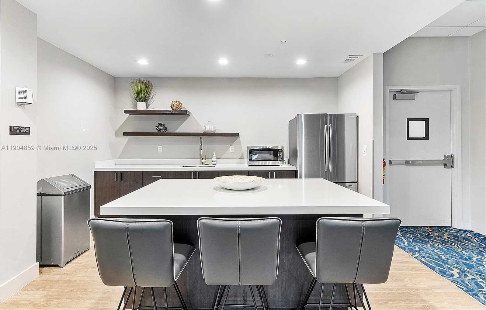 Small Image of 90 EDGEWATER DR #PH23, Coral Gables Number 17