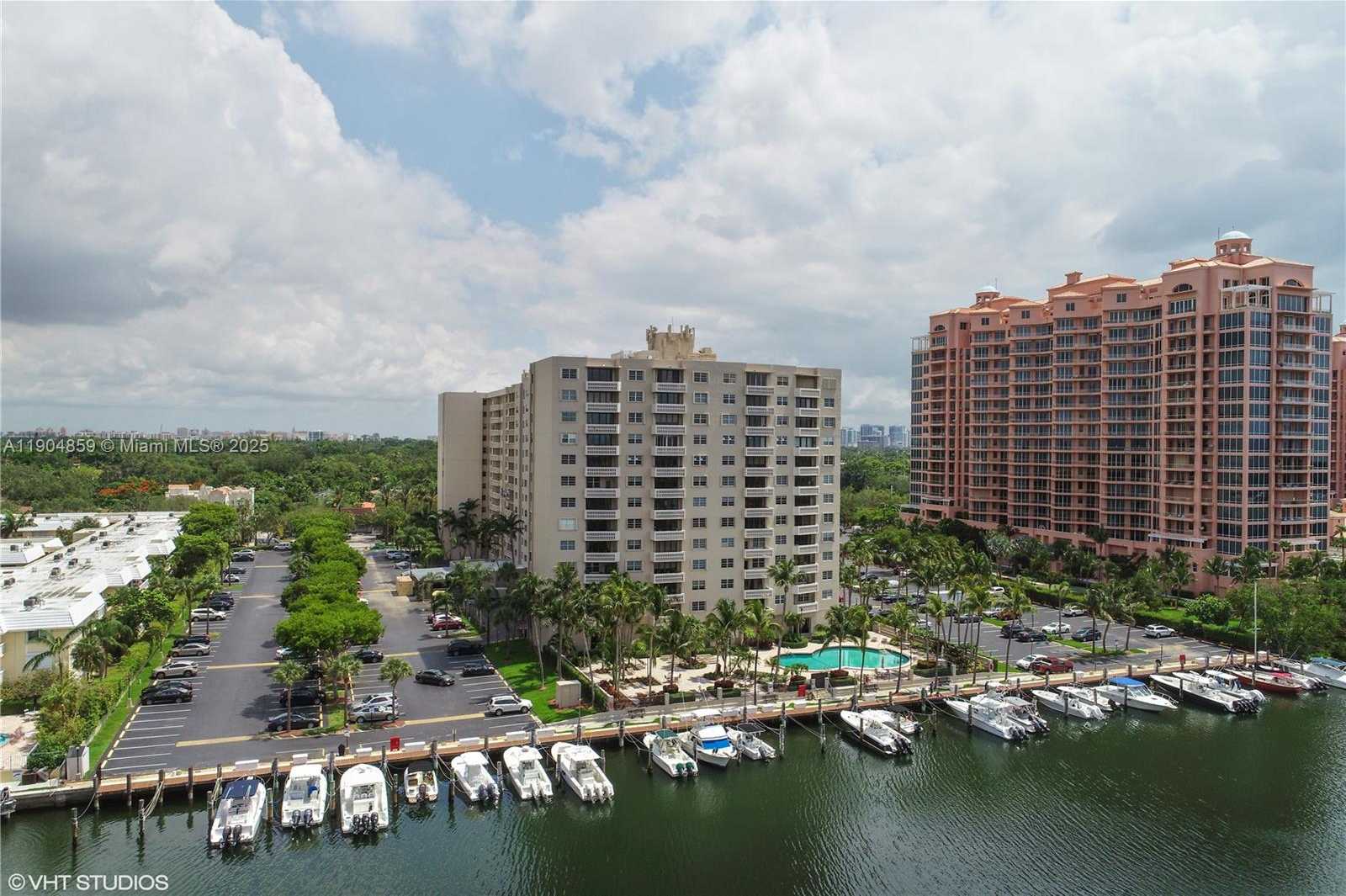 Small Image of 90 EDGEWATER DR #PH23, Coral Gables Number 4