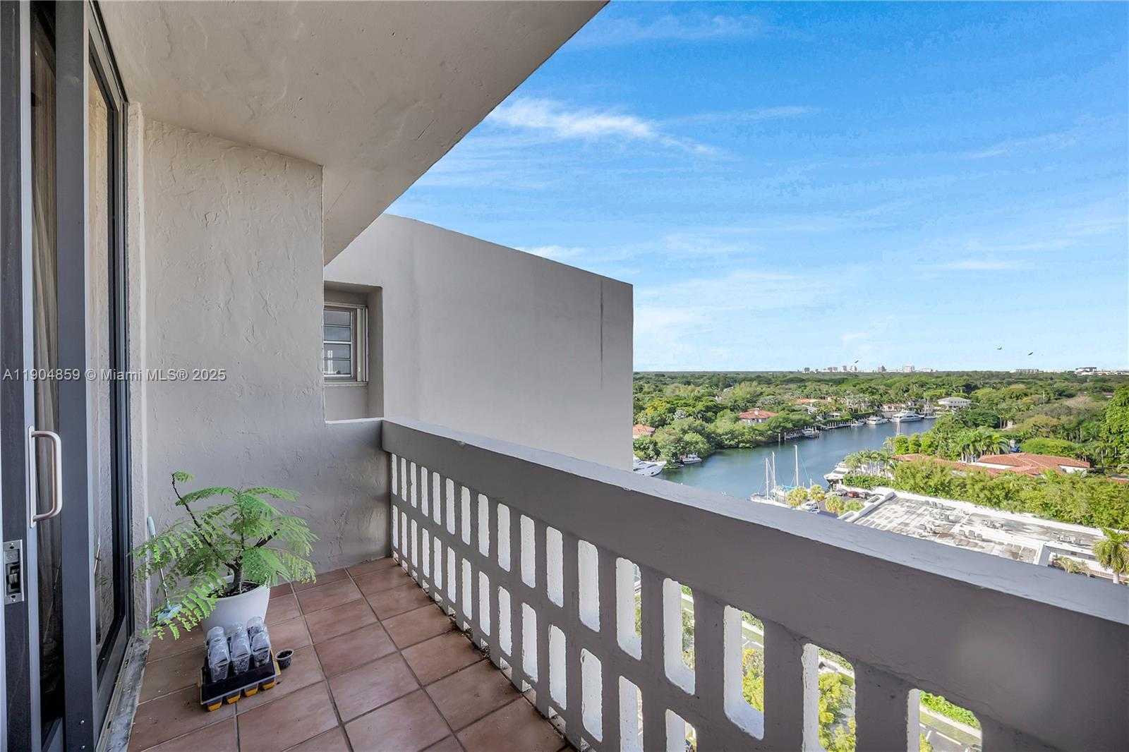 Small Image of 90 EDGEWATER DR #PH23, Coral Gables Number 7