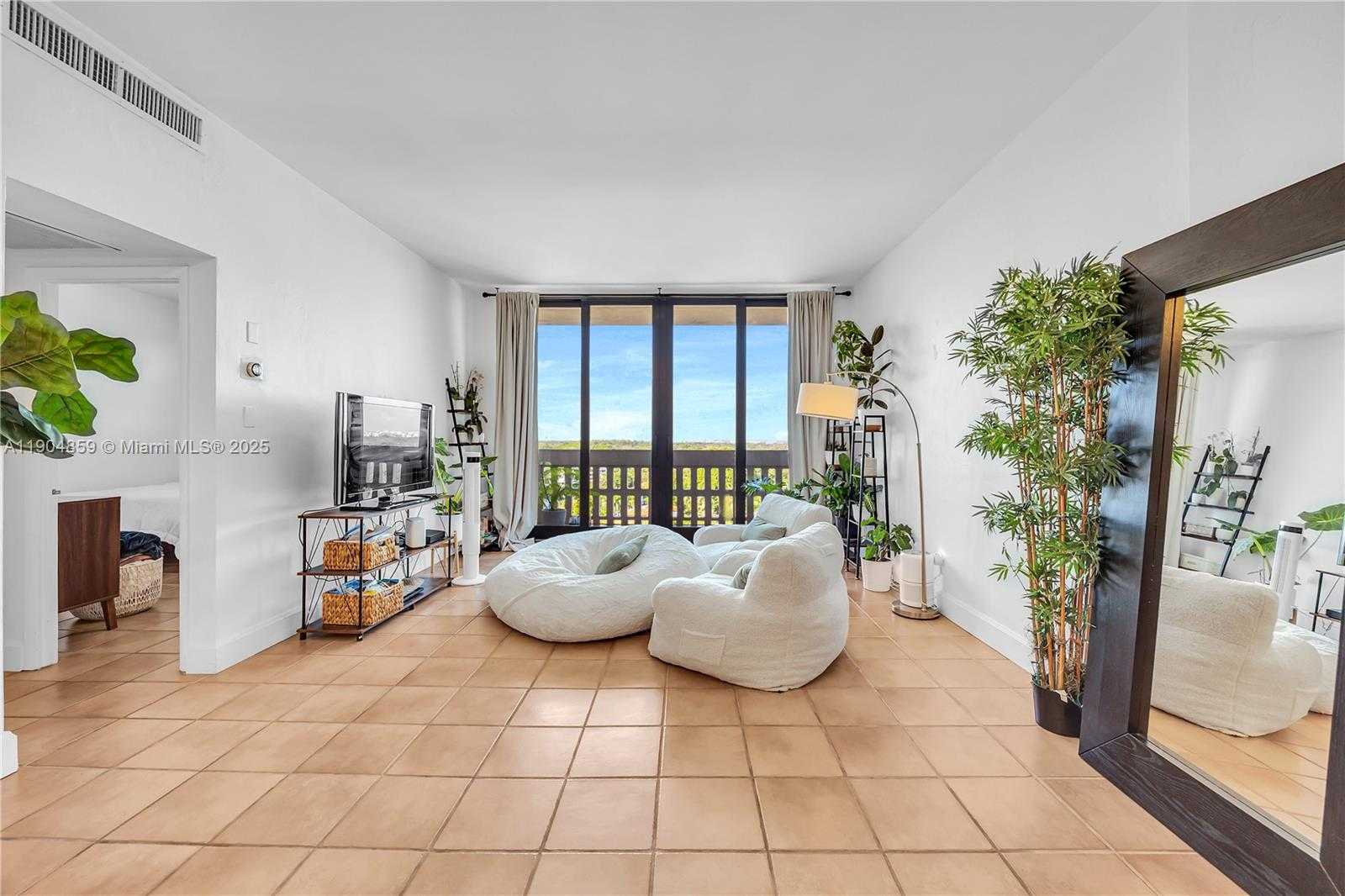 Small Image of 90 EDGEWATER DR #PH23, Coral Gables Number 8