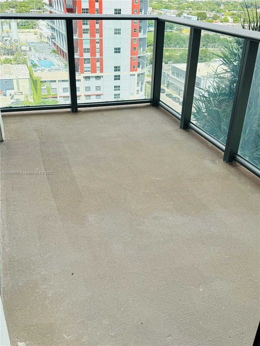 Imagen de Pequeño Objeto