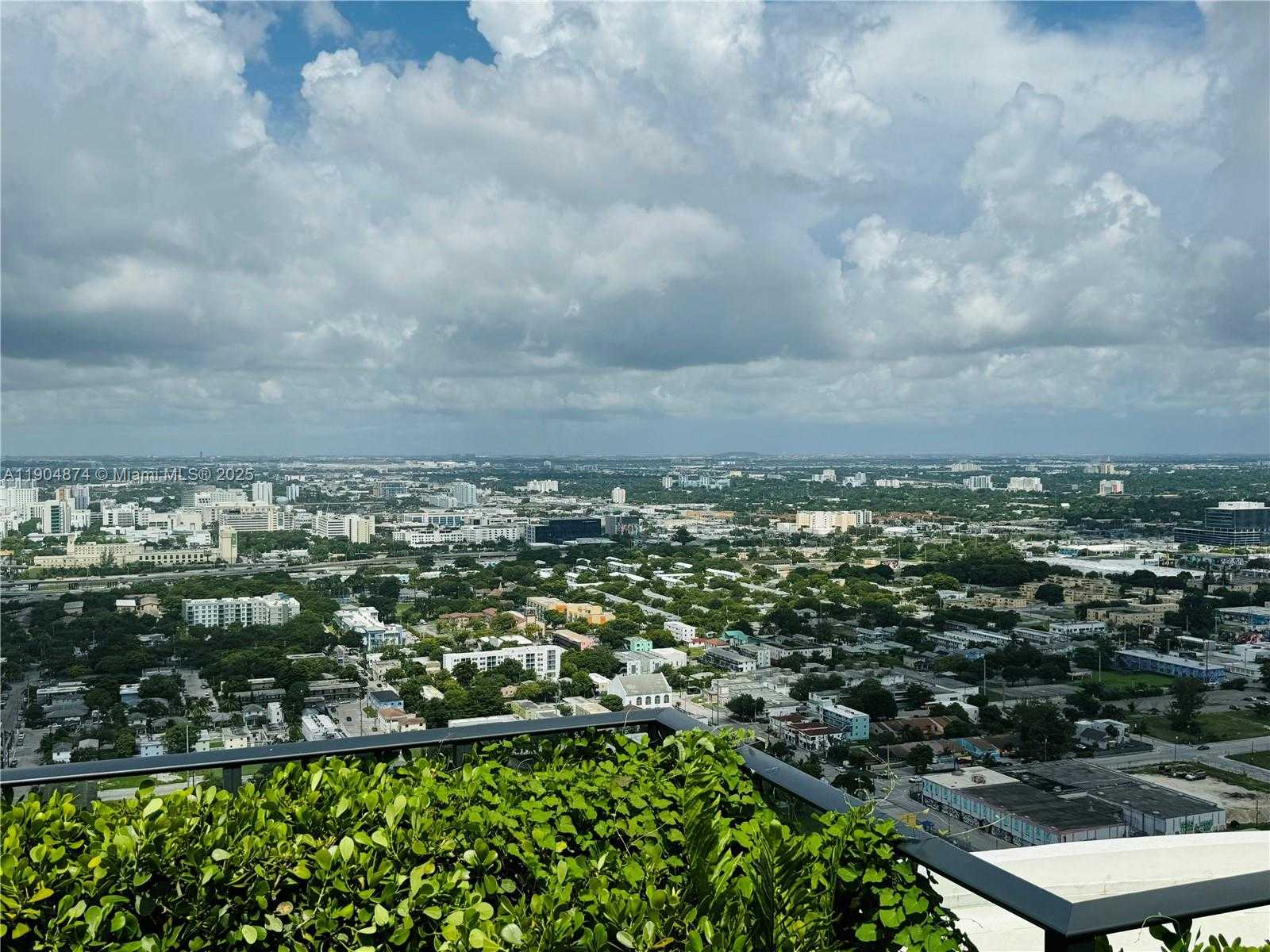 Imagen de Pequeño Objeto