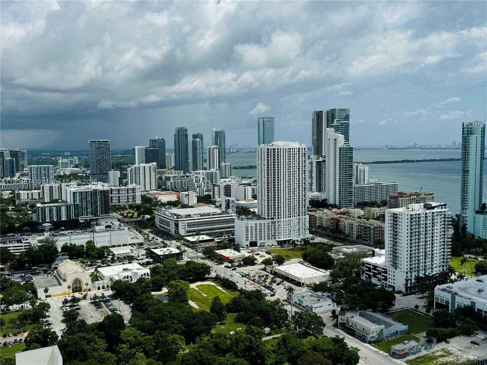 Imagen de Pequeño Objeto