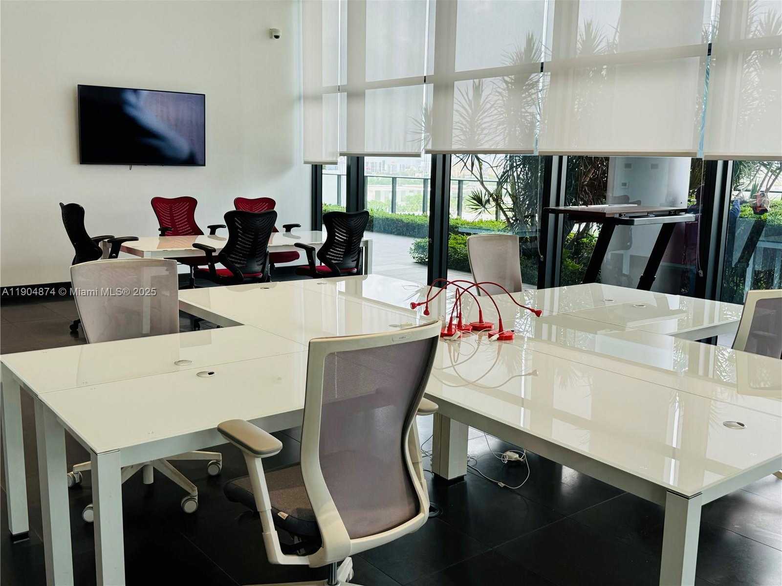 Imagen de Pequeño Objeto