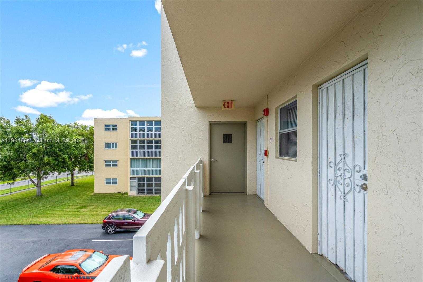 Small Image of 1024 SOUTH EAST 3RD AVE #301, Dania Beach Number 5