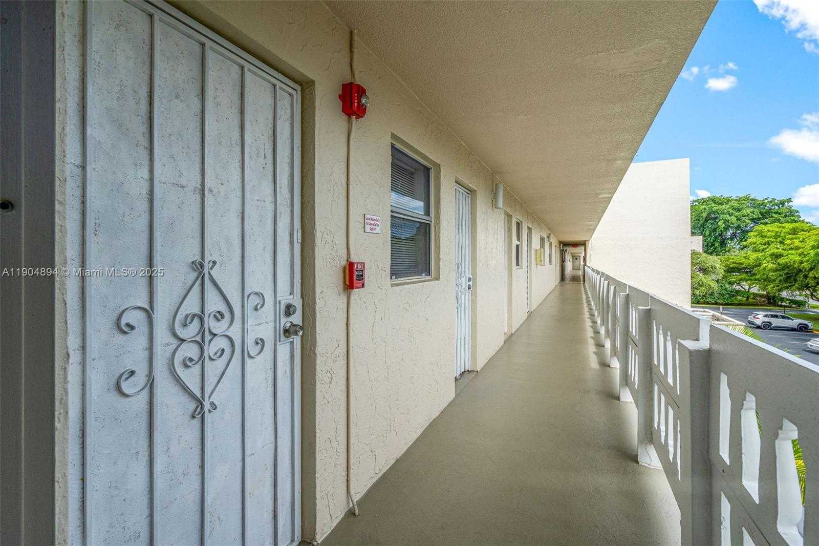 Small Image of 1024 SOUTH EAST 3RD AVE #301, Dania Beach Number 6