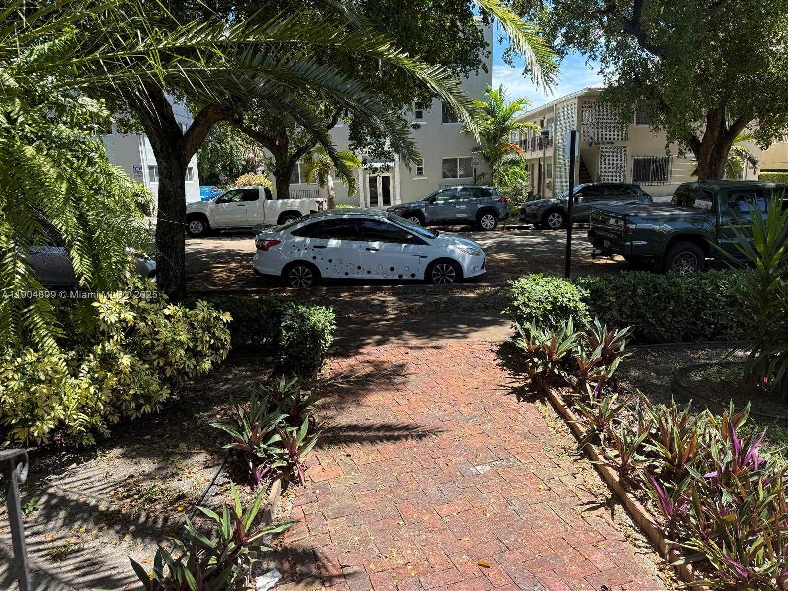 Small Image of 223 CALABRIA AVE #10, Coral Gables Number 16