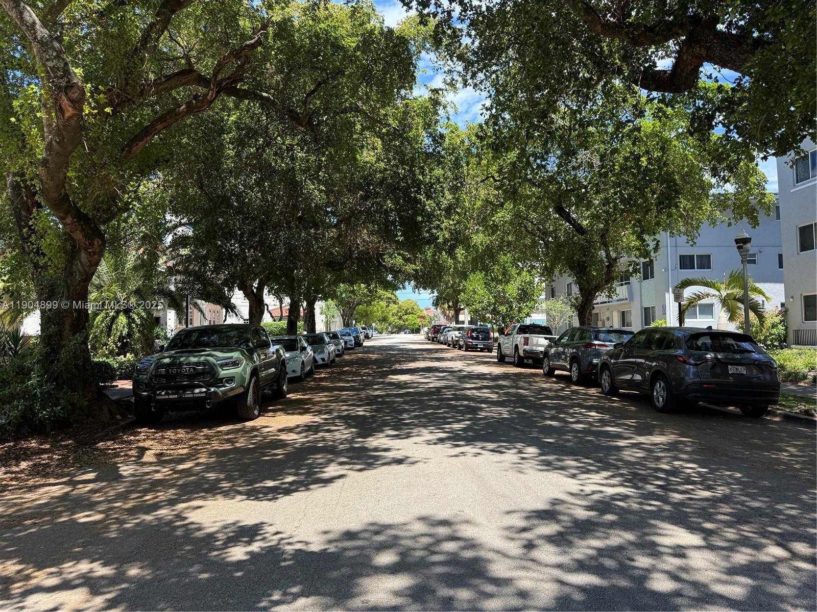 Small Image of 223 CALABRIA AVE #10, Coral Gables Number 2