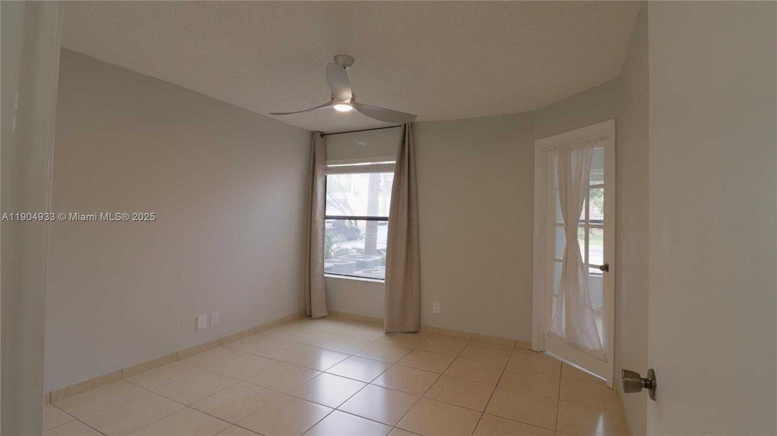 Small Image of 2846 SOUTH UNIVERSITY DR #4104, Davie Number 14