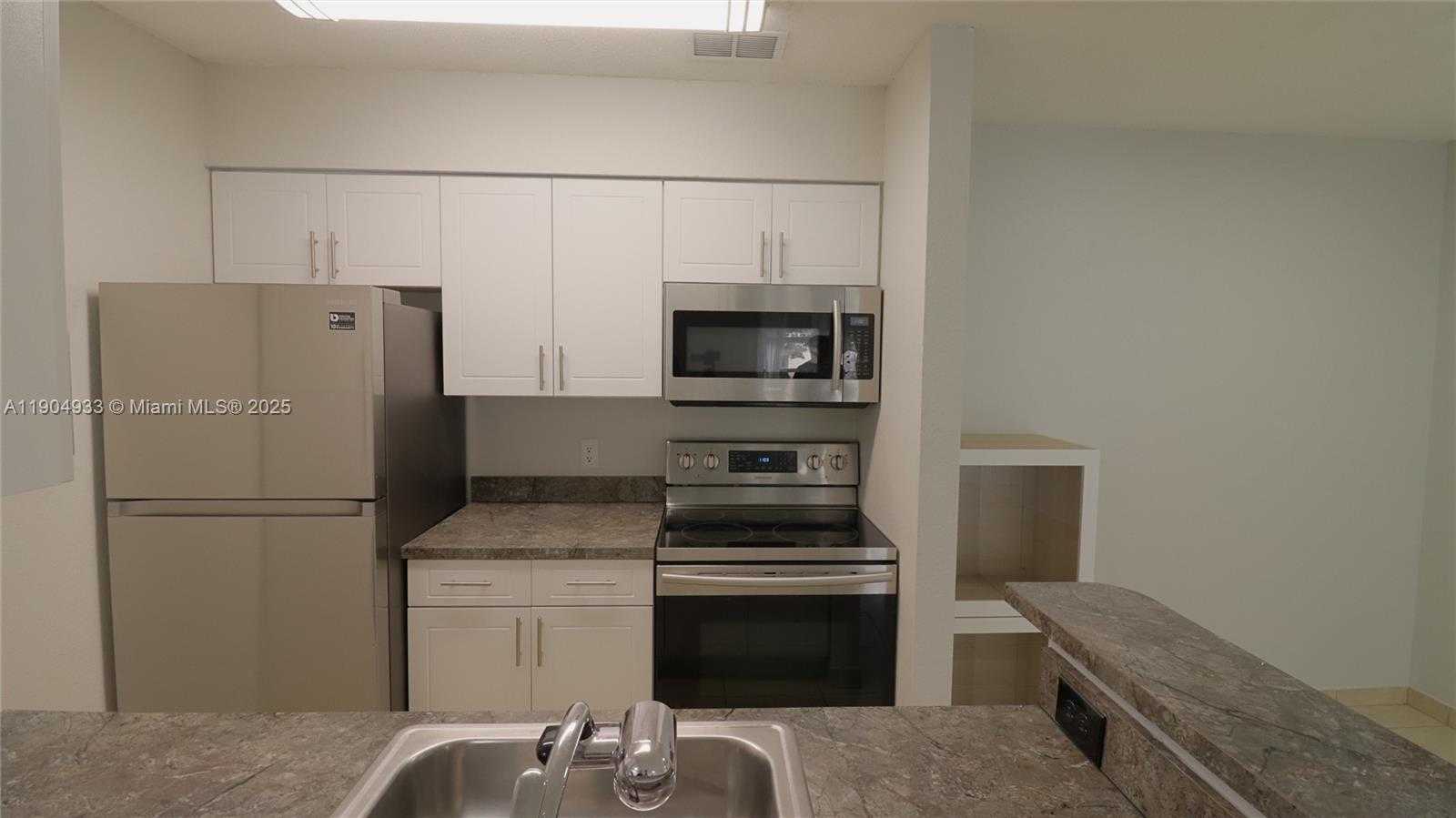 Small Image of 2846 SOUTH UNIVERSITY DR #4104, Davie Number 8