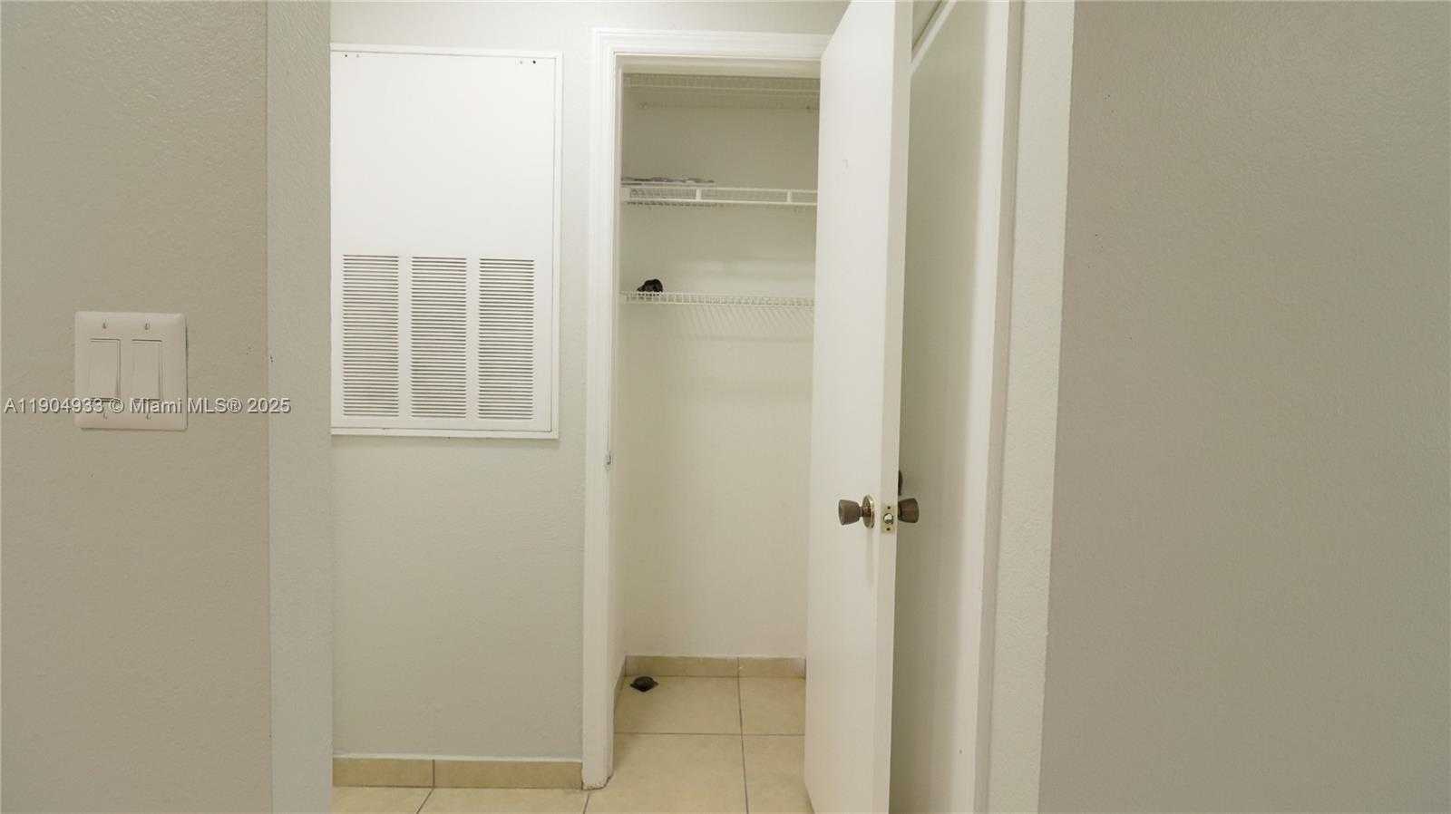 Small Image of 2846 SOUTH UNIVERSITY DR #4104, Davie Number 9