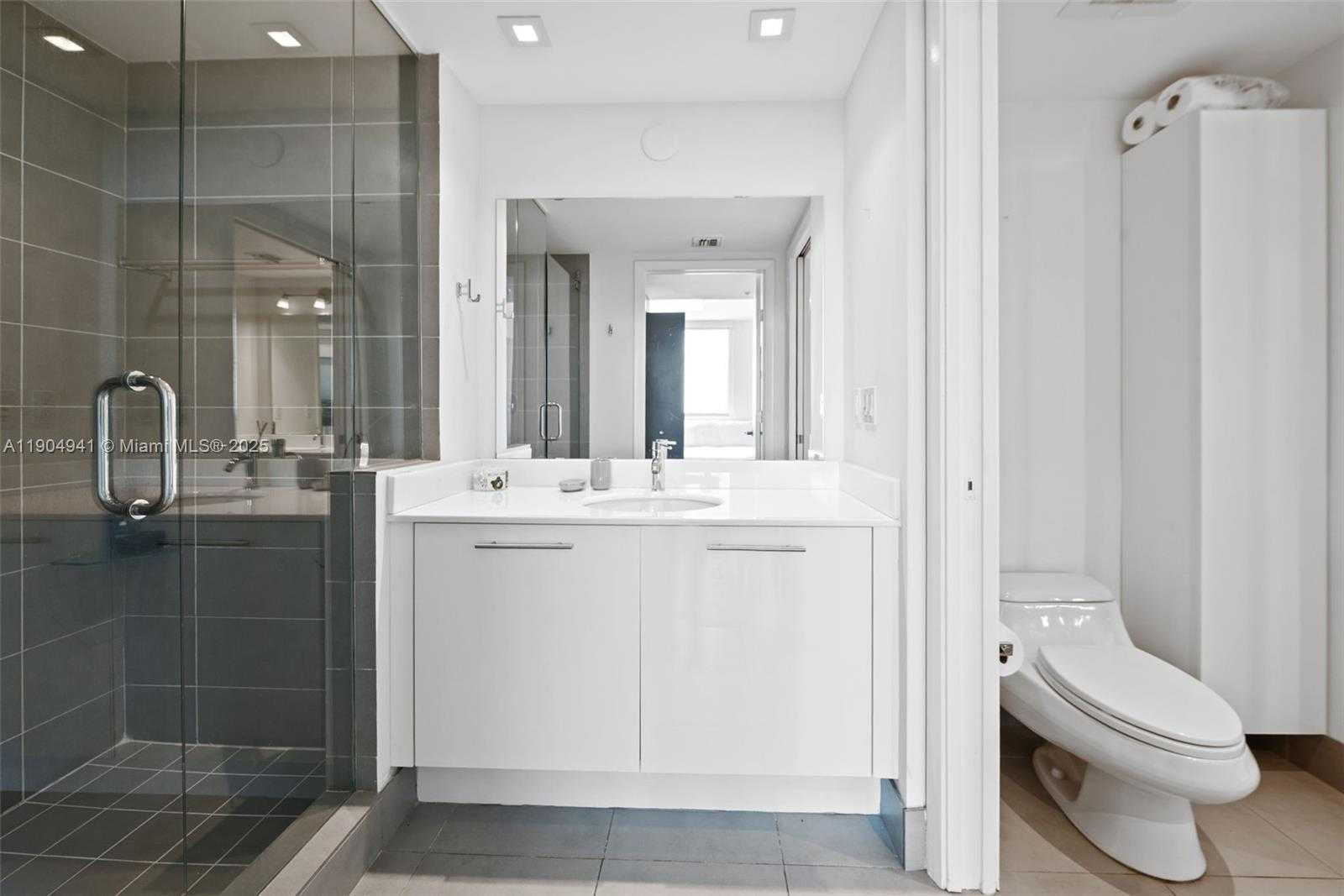 Small Image of 92 SOUTH WEST 3RD ST #3809, Miami Number 17