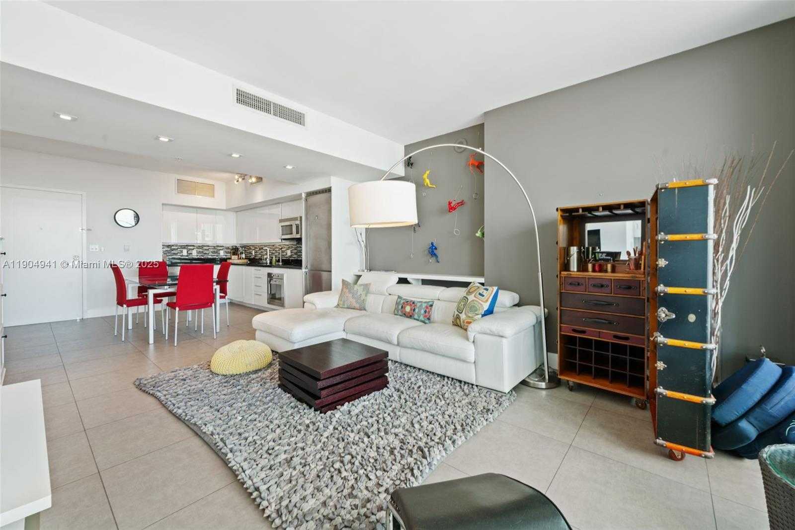 Small Image of 92 SOUTH WEST 3RD ST #3809, Miami Number 7