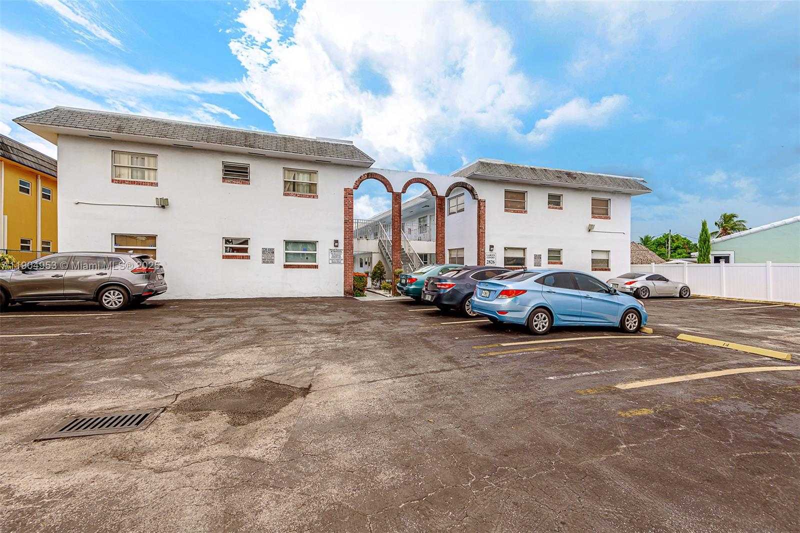 Small Image of 2826 VAN BUREN ST #8, Hollywood Number 2