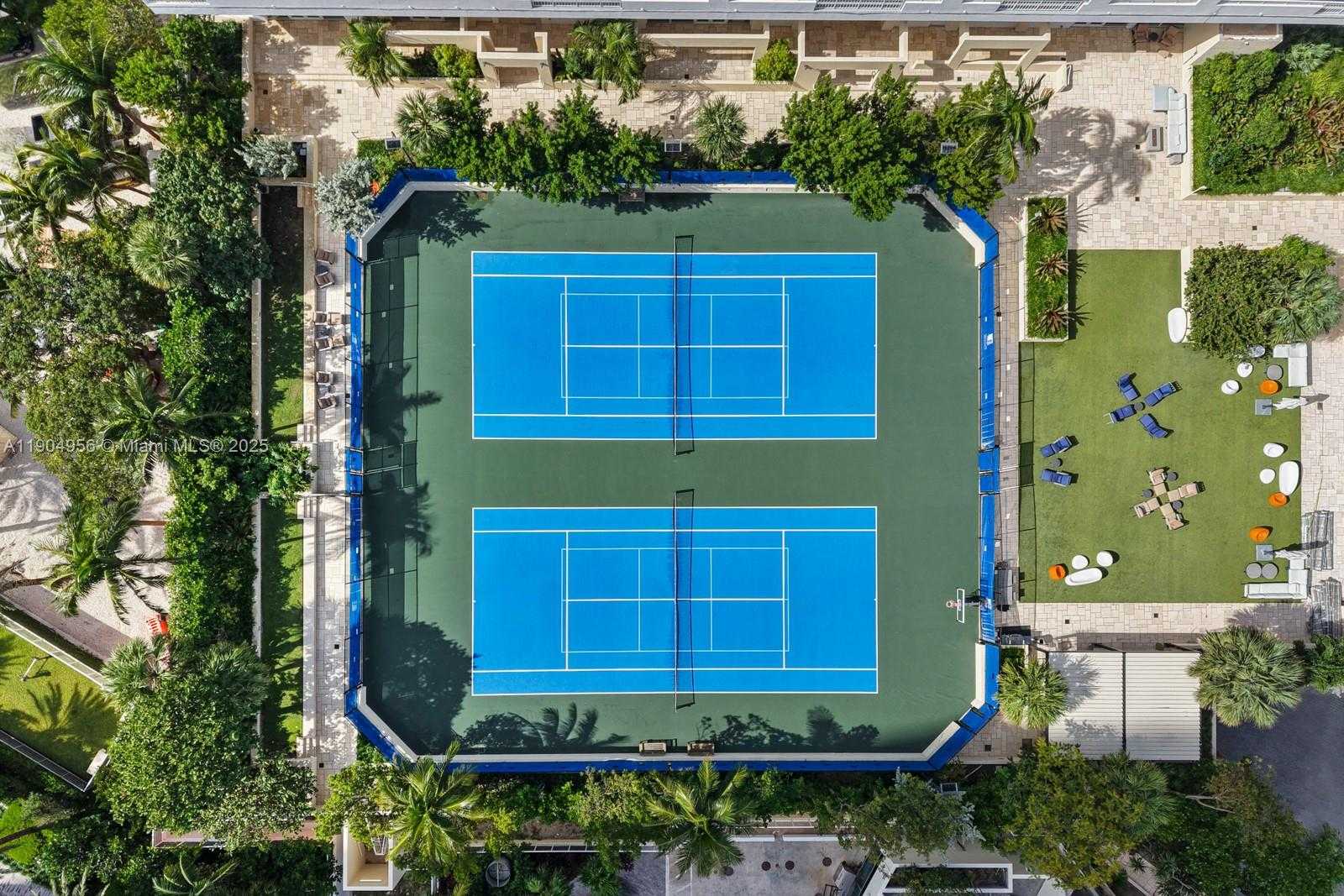 Small Image of 300 SOUTH POINTE DR #1603, Miami Beach Number 11