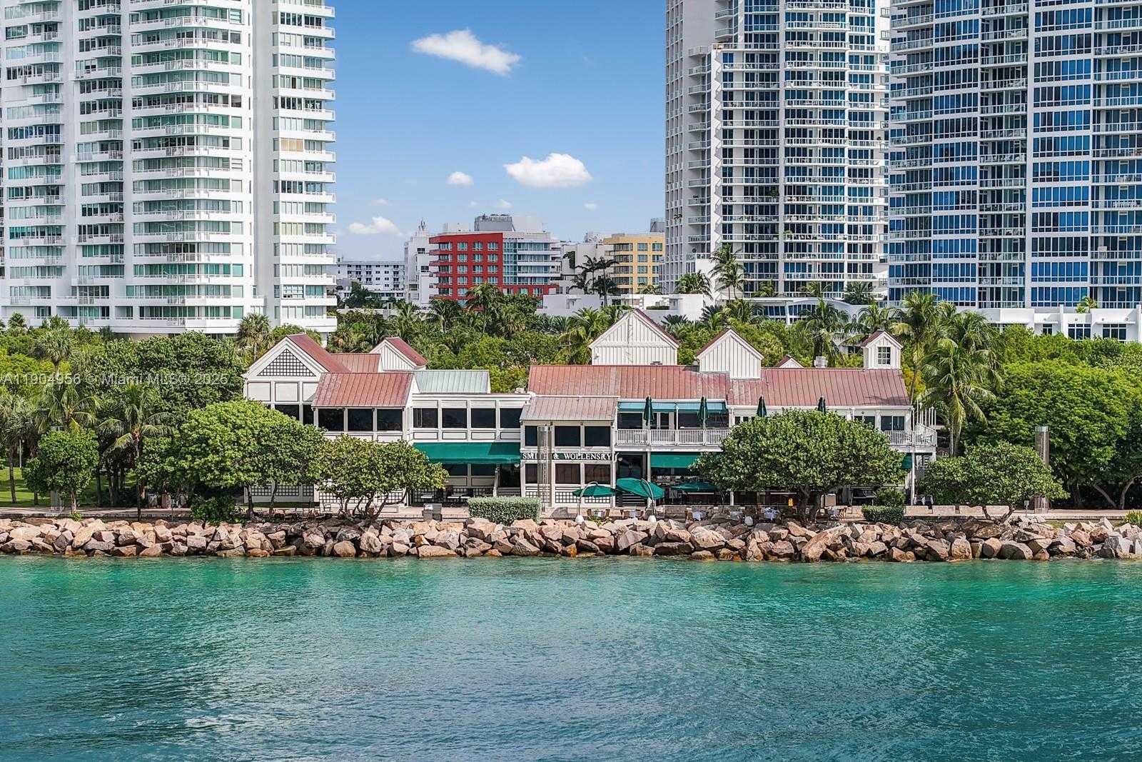 Small Image of 300 SOUTH POINTE DR #1603, Miami Beach Number 18