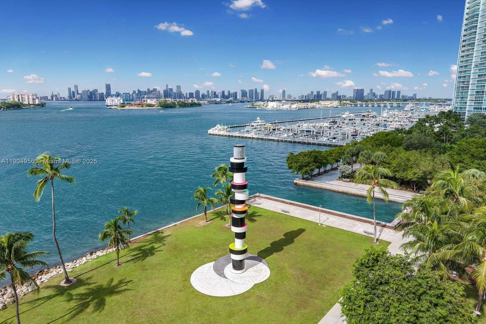 Small Image of 300 SOUTH POINTE DR #1603, Miami Beach Number 19