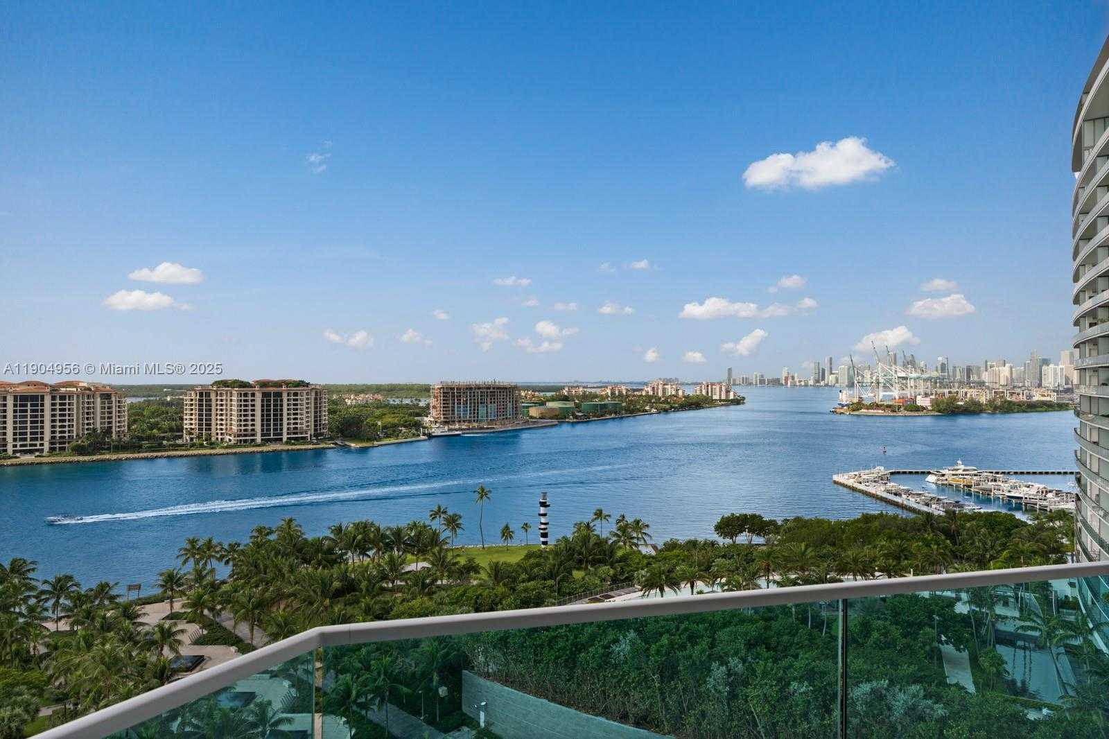 Small Image of 300 SOUTH POINTE DR #1603, Miami Beach Number 28