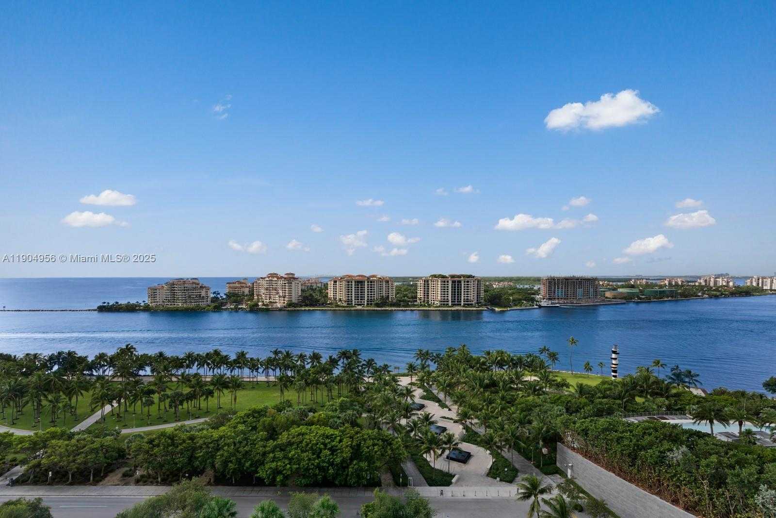 Small Image of 300 SOUTH POINTE DR #1603, Miami Beach Number 29