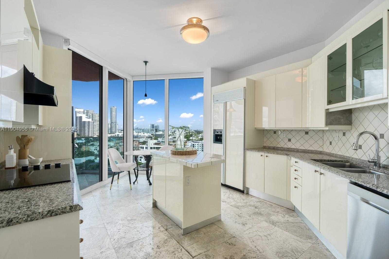 Small Image of 300 SOUTH POINTE DR #1603, Miami Beach Number 36