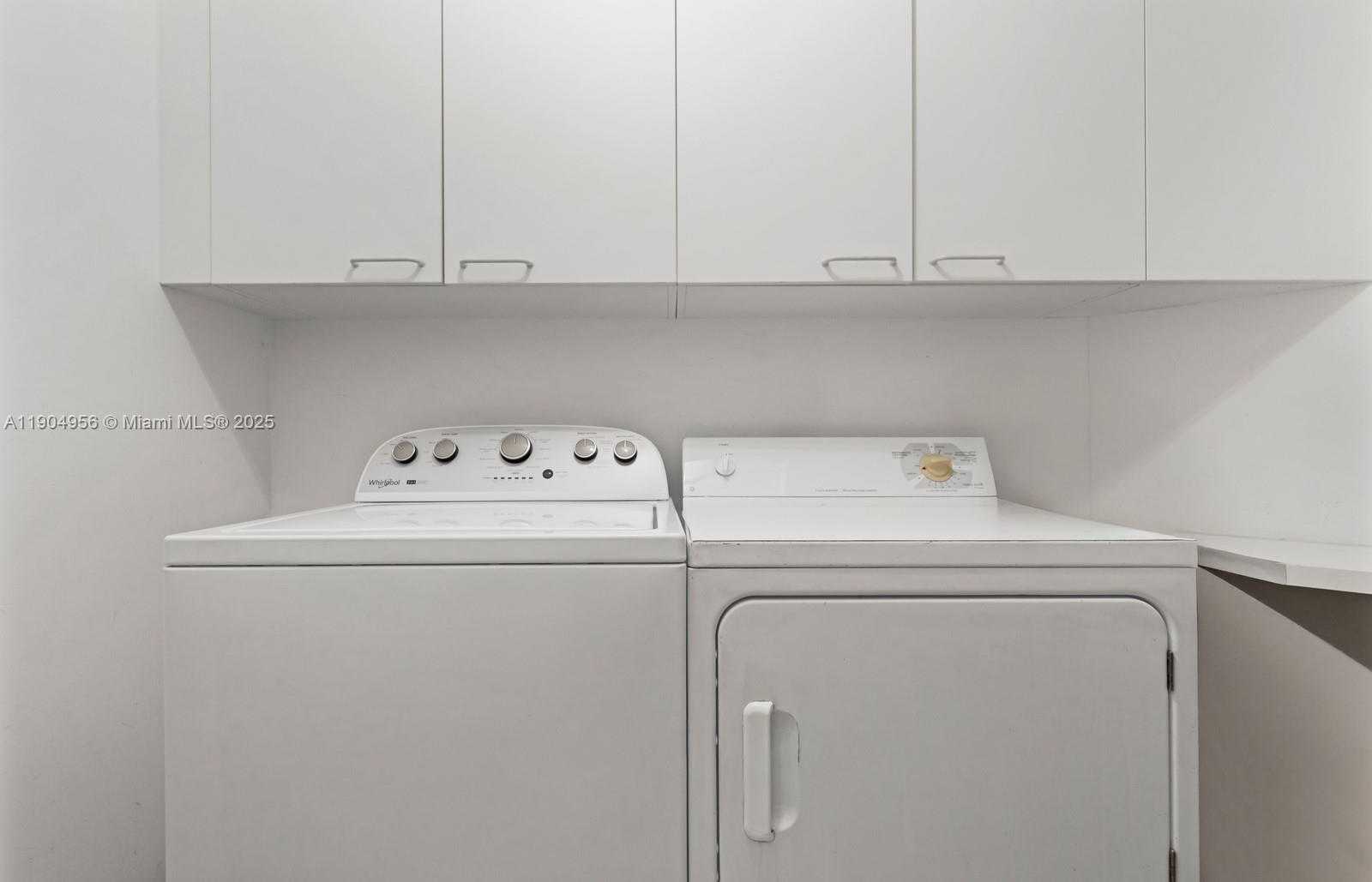 Small Image of 300 SOUTH POINTE DR #1603, Miami Beach Number 37