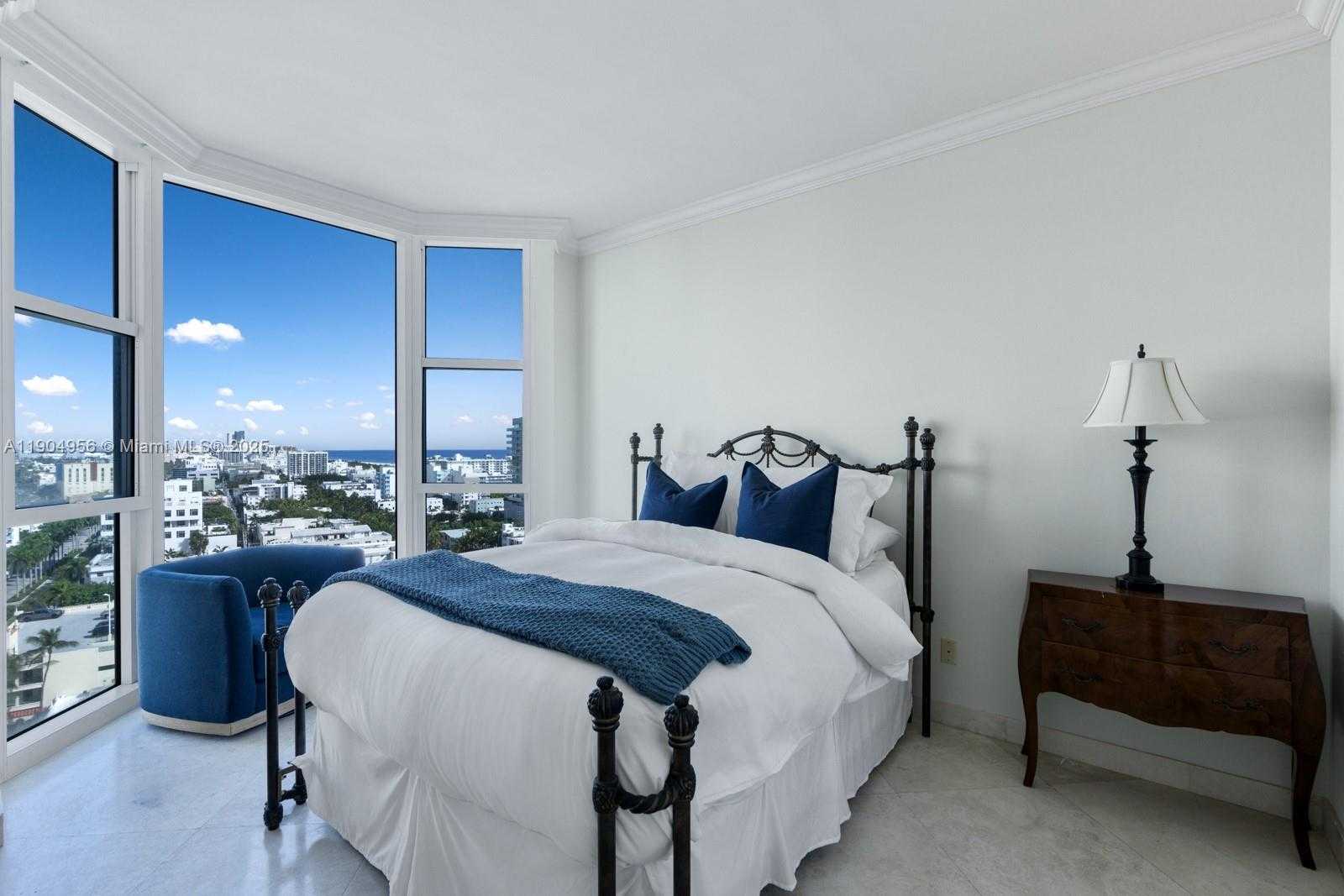 Small Image of 300 SOUTH POINTE DR #1603, Miami Beach Number 46