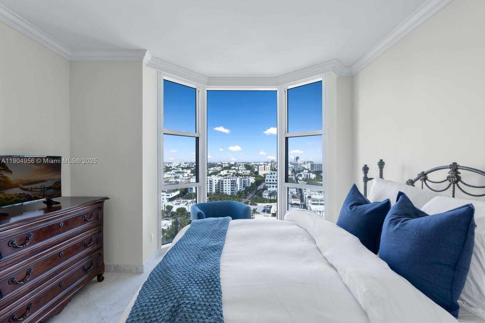 Small Image of 300 SOUTH POINTE DR #1603, Miami Beach Number 47