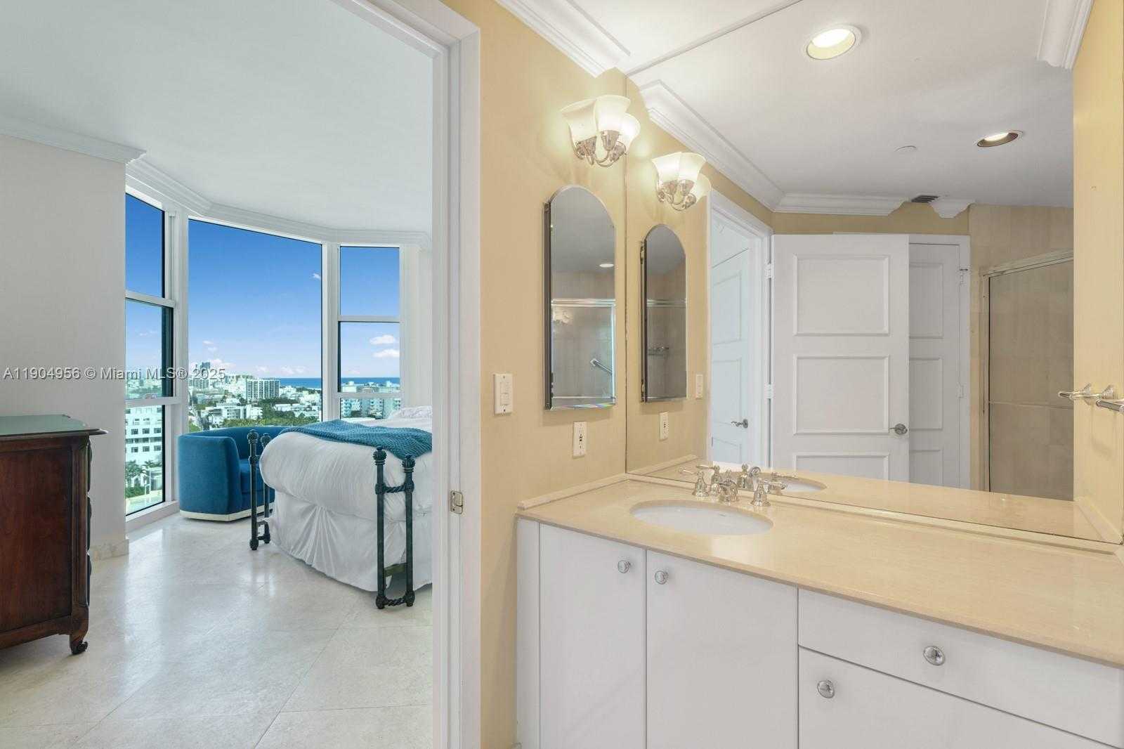 Small Image of 300 SOUTH POINTE DR #1603, Miami Beach Number 49