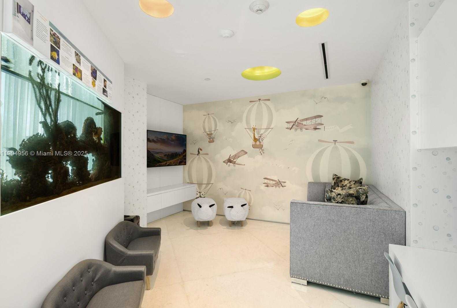 Small Image of 300 SOUTH POINTE DR #1603, Miami Beach Number 52