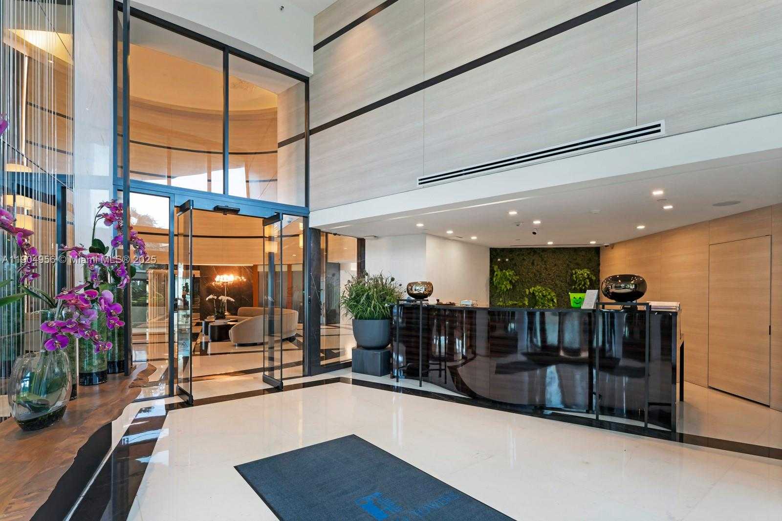 Small Image of 300 SOUTH POINTE DR #1603, Miami Beach Number 53