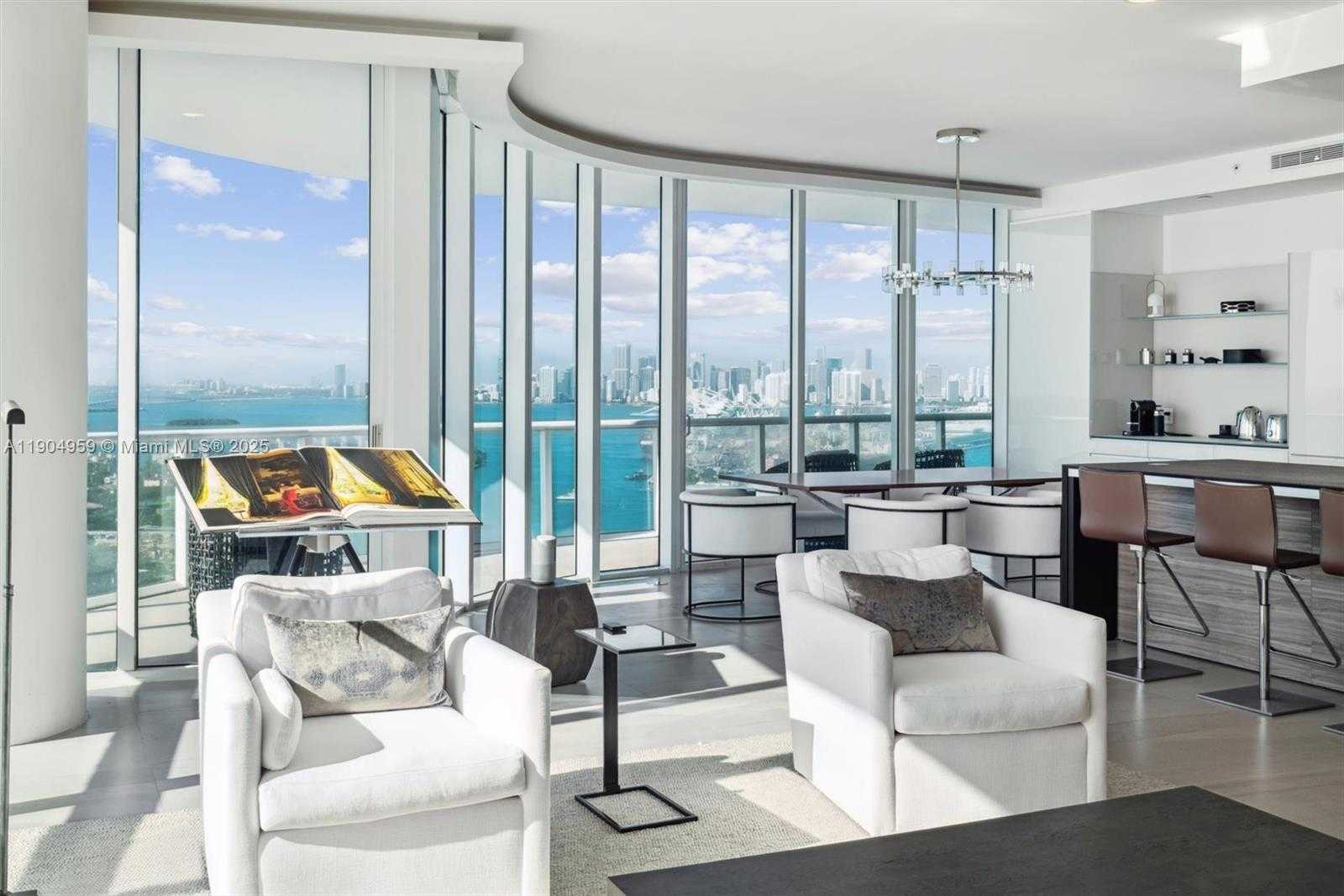 Small Image of 100 SOUTH POINTE DR #3203, Miami Beach Number 1