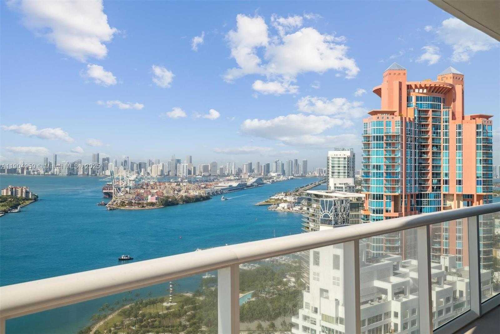 Small Image of 100 SOUTH POINTE DR #3203, Miami Beach Number 14