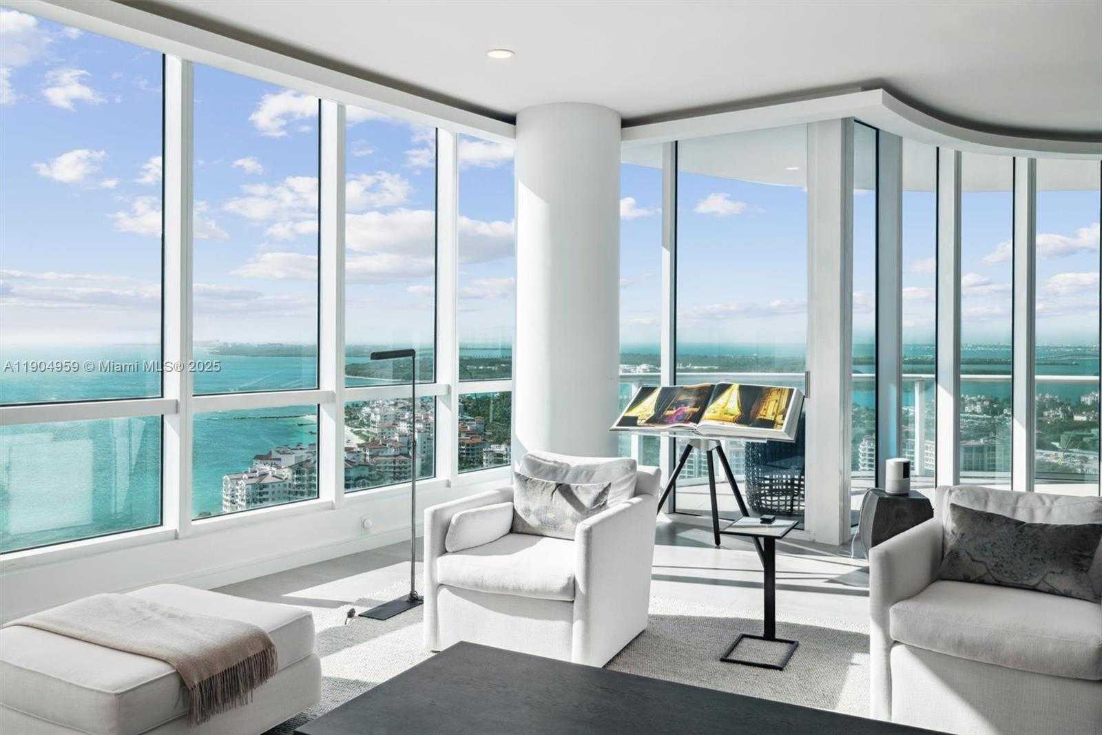Small Image of 100 SOUTH POINTE DR #3203, Miami Beach Number 2
