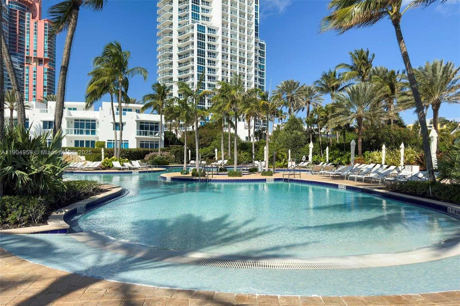 Small Image of 100 SOUTH POINTE DR #3203, Miami Beach Number 47