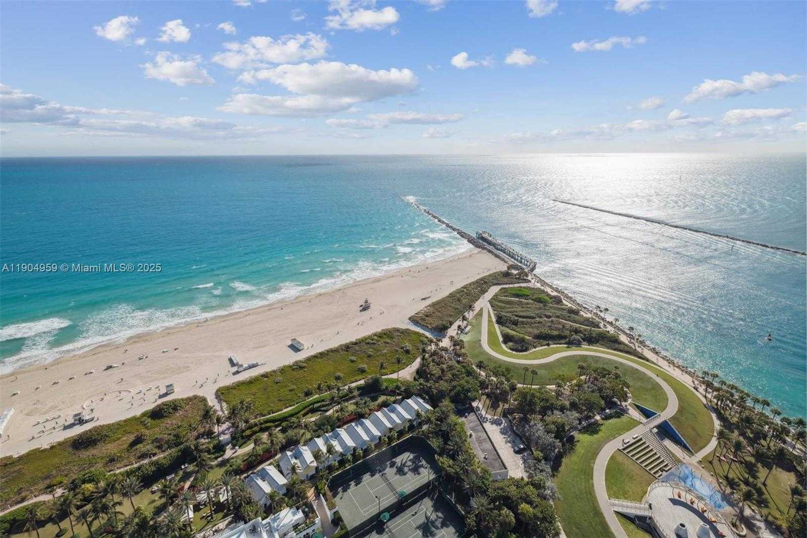 Small Image of 100 SOUTH POINTE DR #3203, Miami Beach Number 8