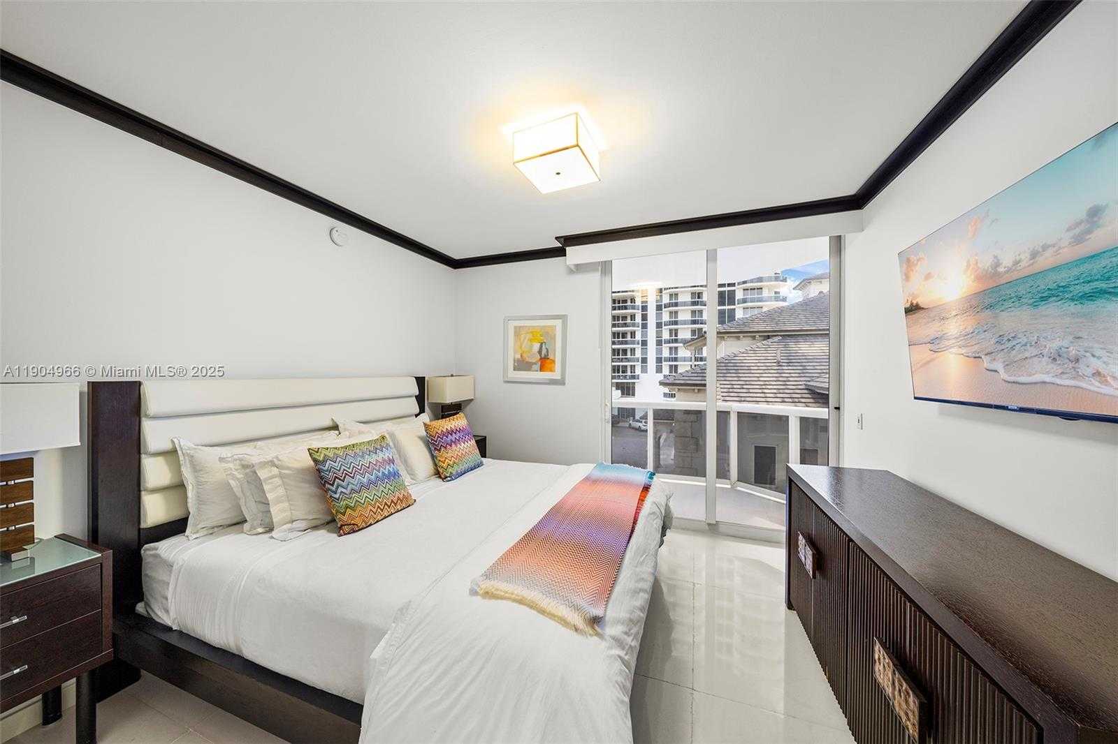 Small Image of 4775 COLLINS AVE #501, Miami Beach Number 26