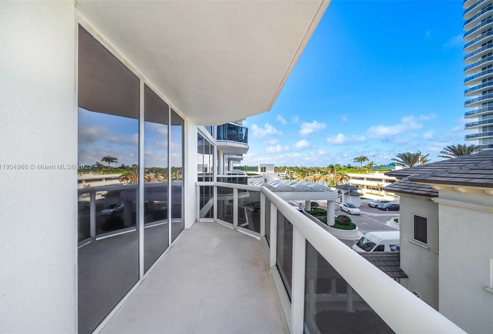 Small Image of 4775 COLLINS AVE #501, Miami Beach Number 40