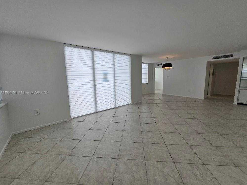 Small Image of 18041 BISCAYNE BLVD #204, Aventura Number 10