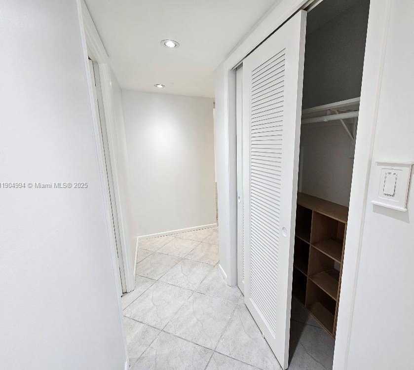 Small Image of 18041 BISCAYNE BLVD #204, Aventura Number 13