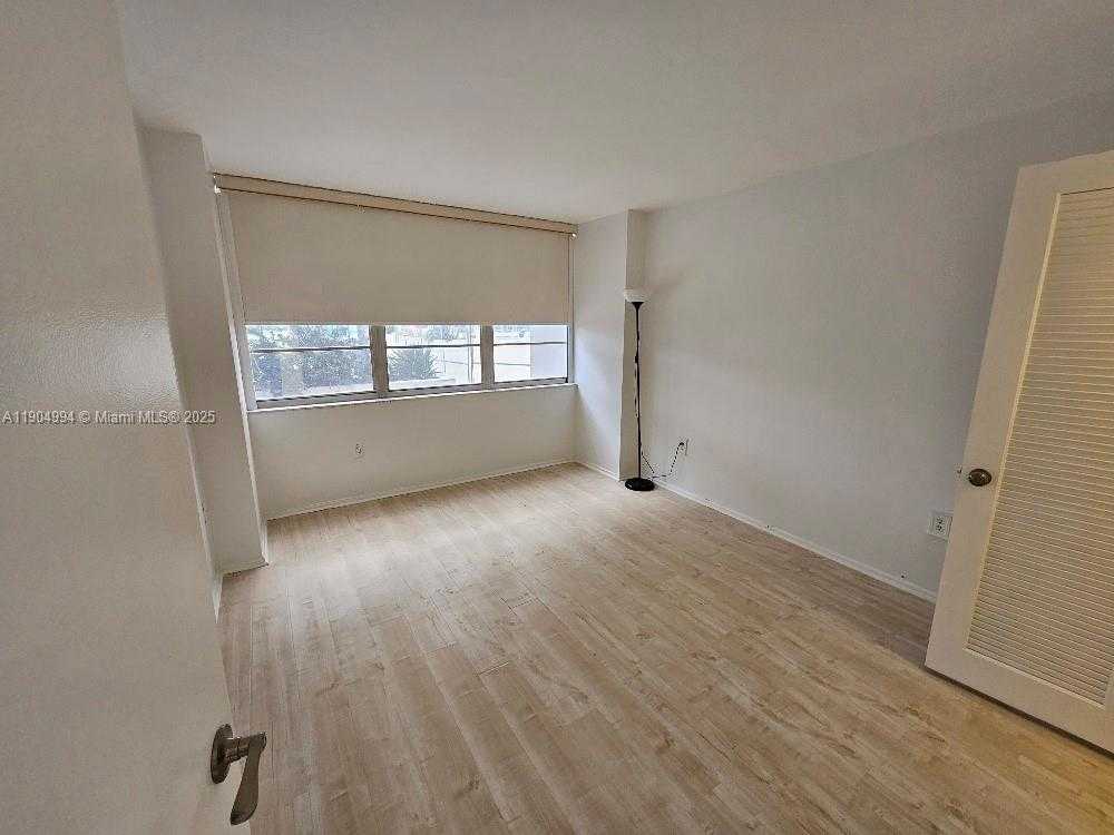 Small Image of 18041 BISCAYNE BLVD #204, Aventura Number 17